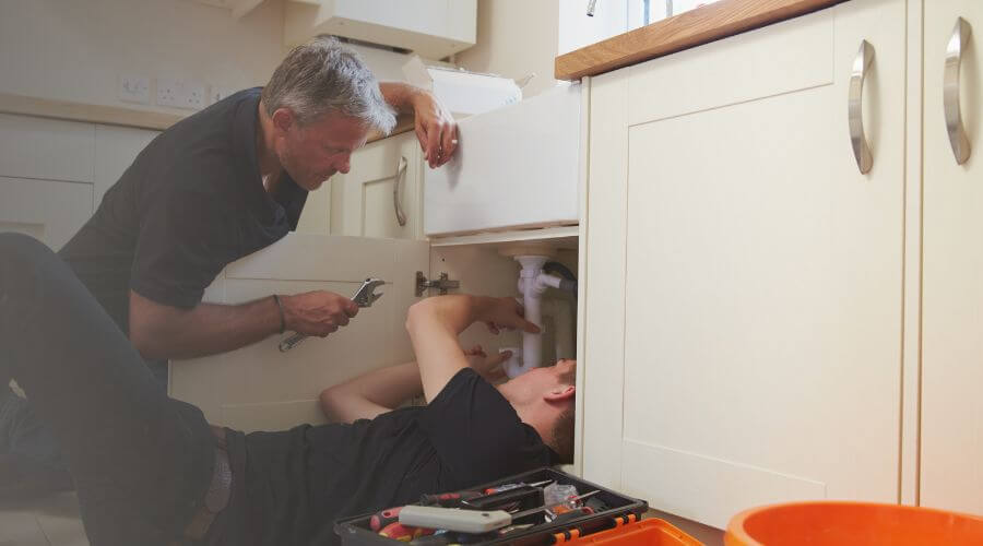 Best Plumber in Rienzi, MS